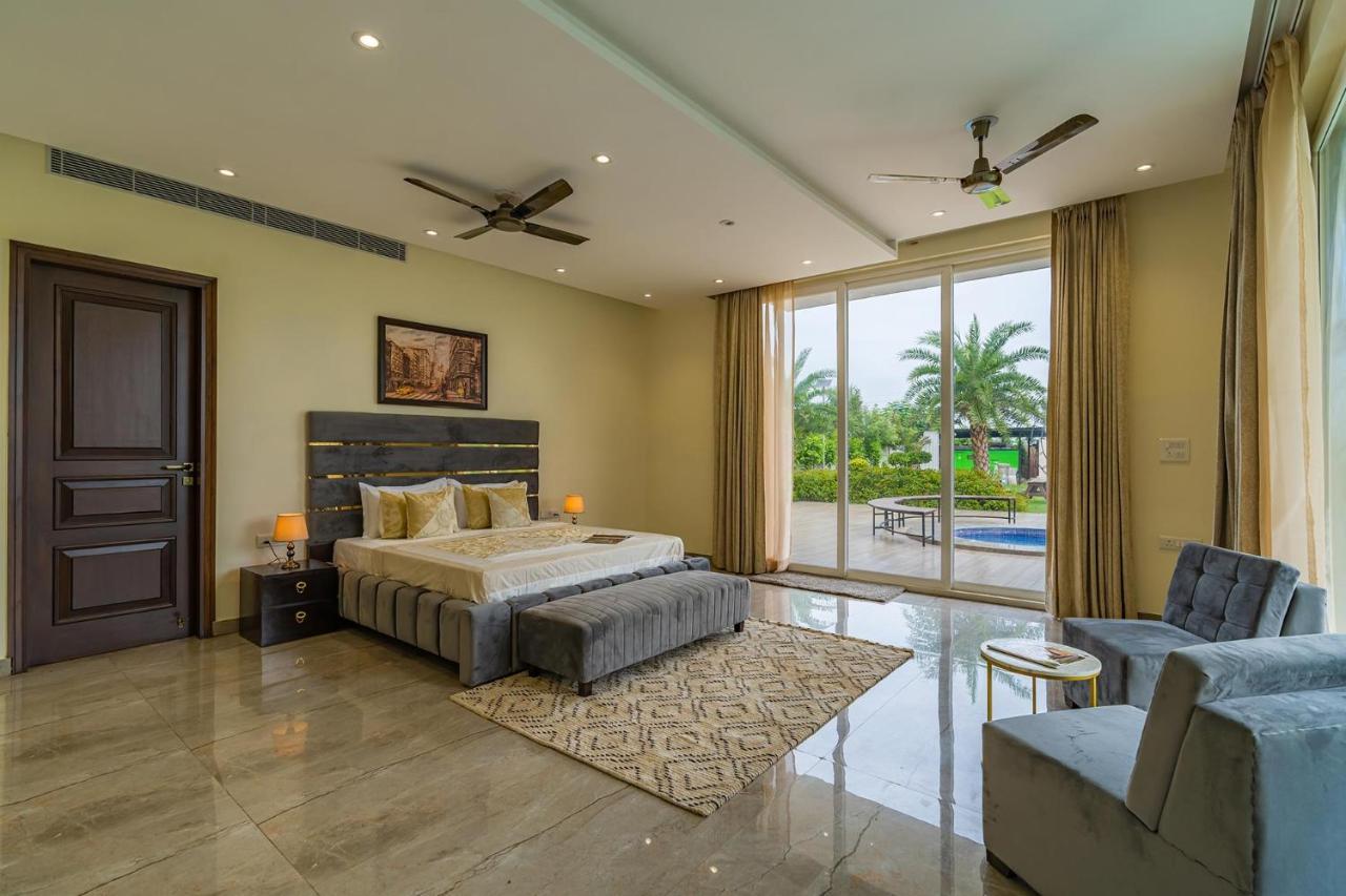 Stayvista At Blanc Belle With Outdoor Pool Sohna Bagian luar foto