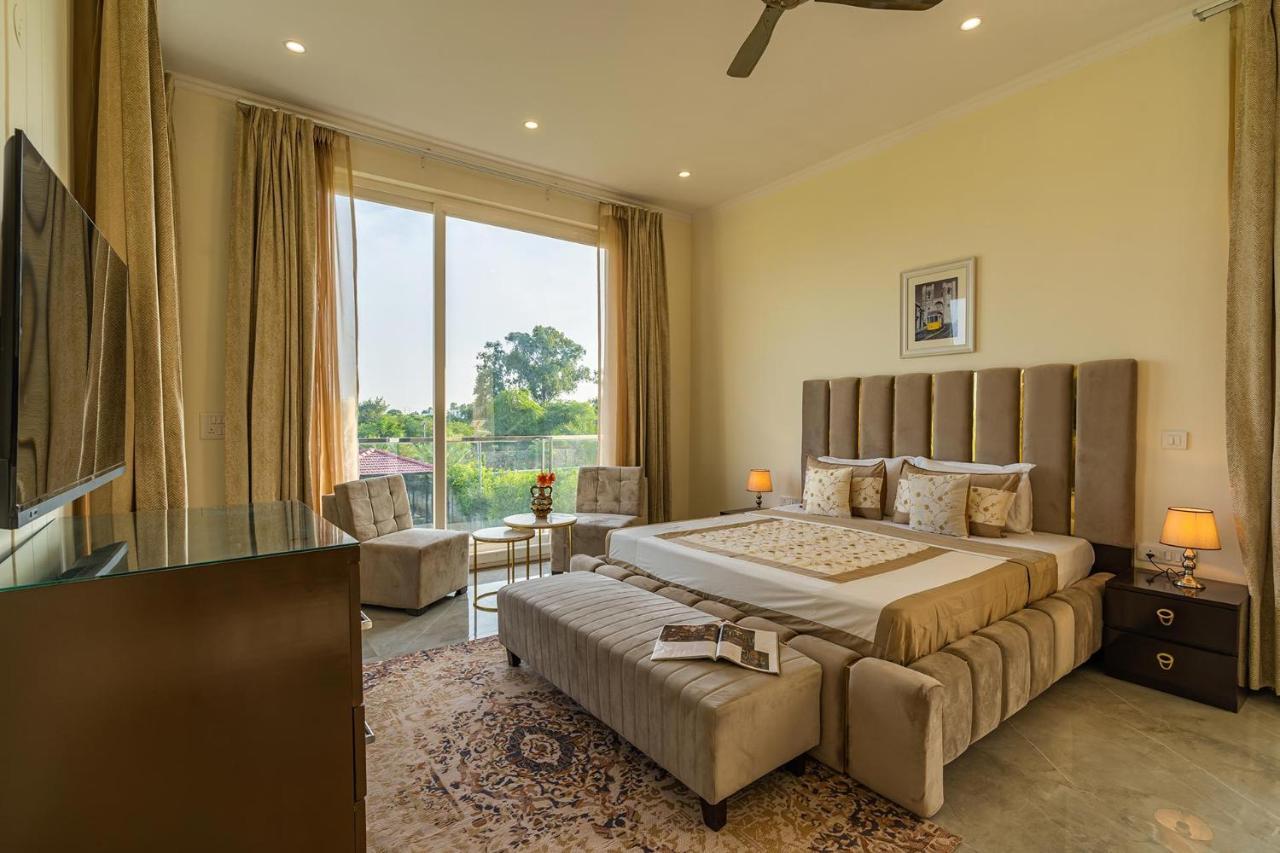 Stayvista At Blanc Belle With Outdoor Pool Sohna Bagian luar foto