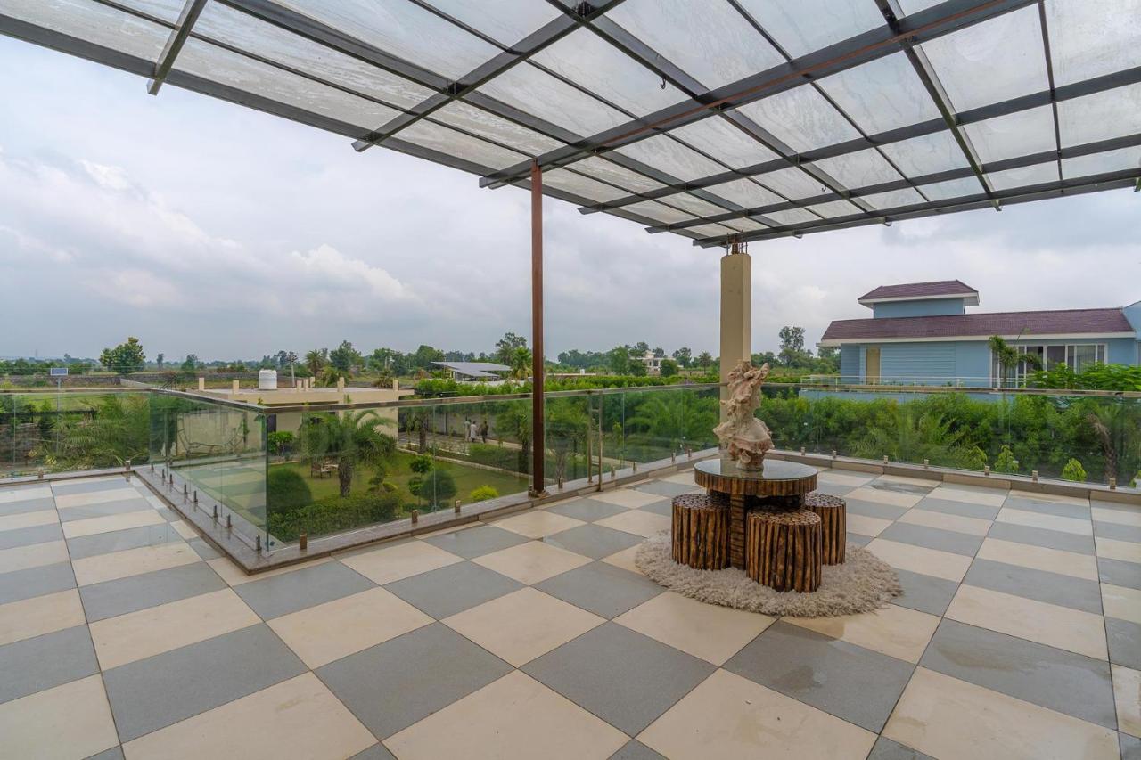 Stayvista At Blanc Belle With Outdoor Pool Sohna Bagian luar foto